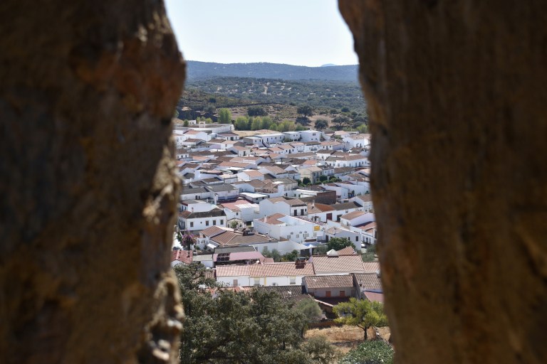 24C70465-87D3-4B4F-84AA-1268961CD811