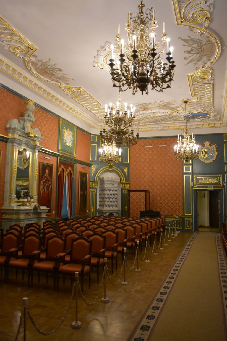 4C63D921-2B5D-41A5-8241-A0F39699BC72