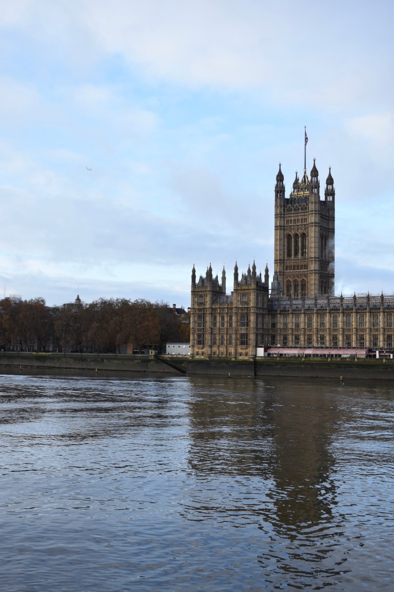 6A4928AE-6528-4356-91FD-72BFC417A51F