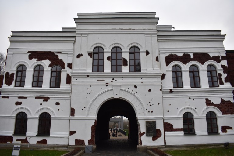 7279444F-30FD-4A29-9990-0E4F39D141A7