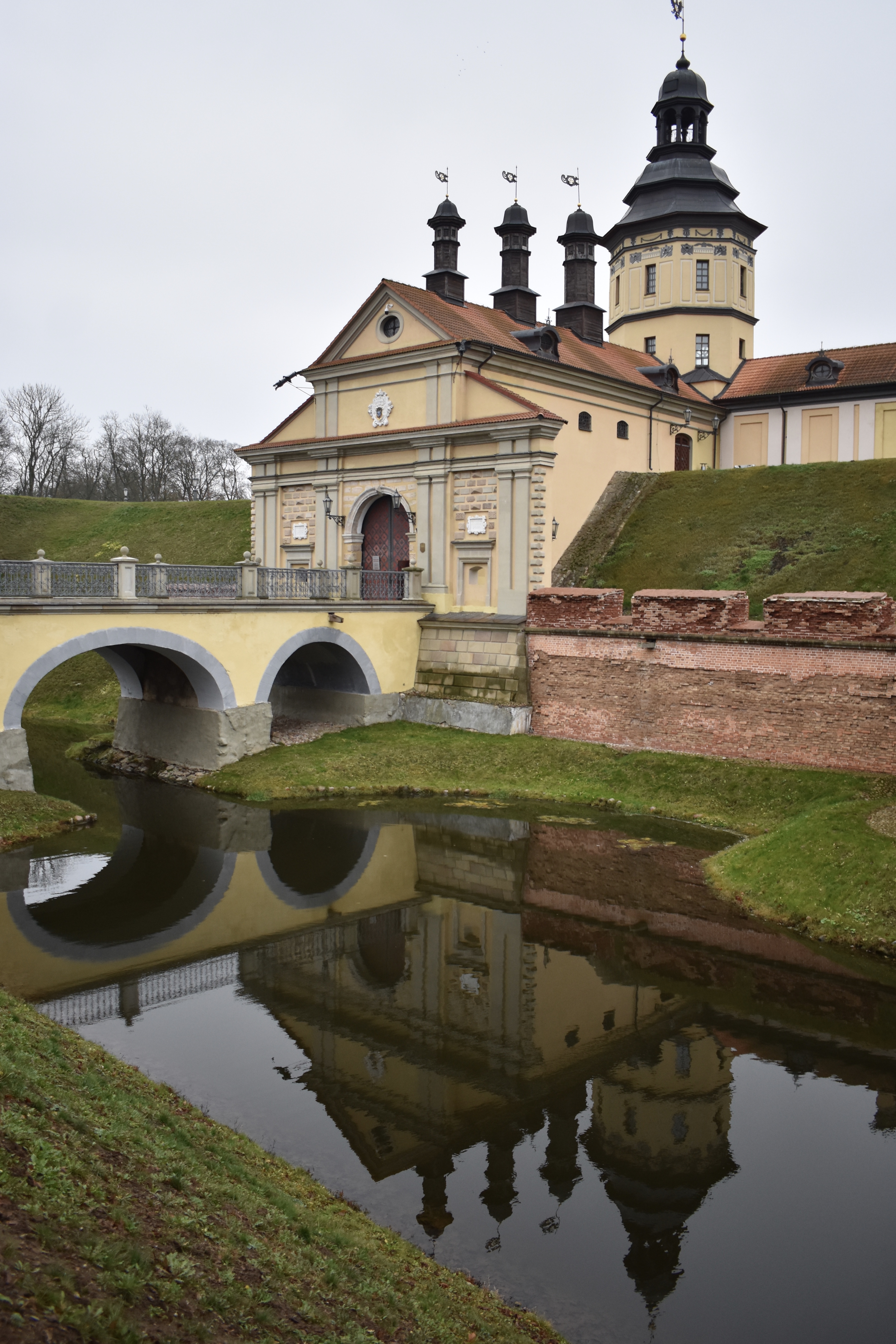 81492703-FEAD-4150-BFE1-128963931FA4