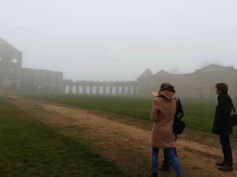 BAA67A9F-5000-425B-87D7-BFFD1FD0D85E