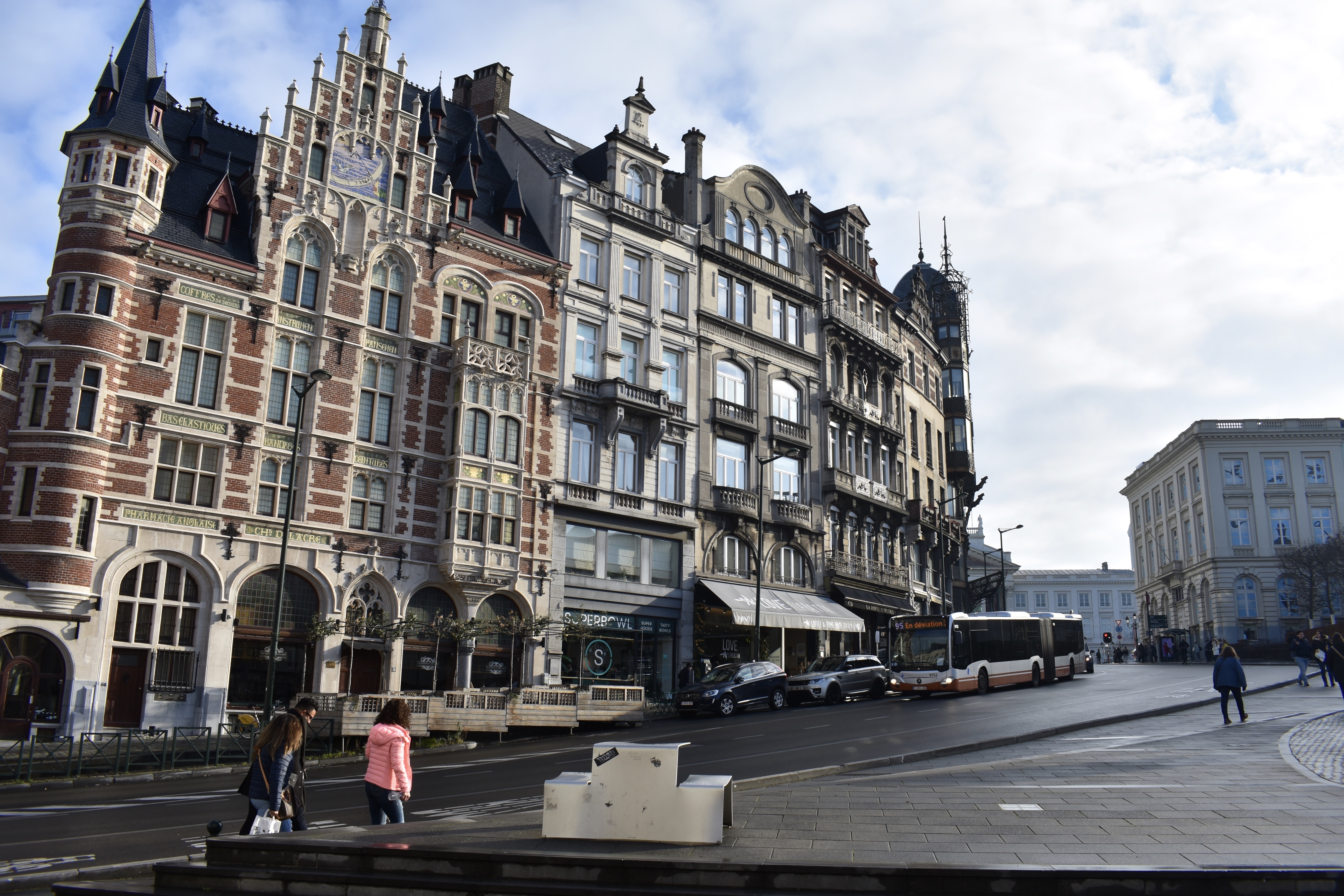 306480E9-1908-417C-A0A7-18D326225E1E